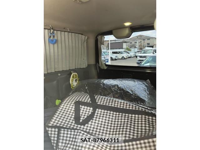 Nissan NV350 Caravan 2012-09 6613948-14