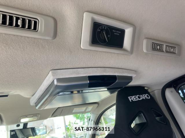 Nissan NV350 Caravan 2012-09 6613948-15