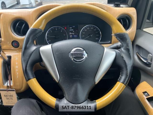 Nissan NV350 Caravan 2012-09 6613948-16