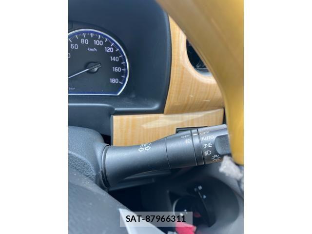 Nissan NV350 Caravan 2012-09 6613948-18