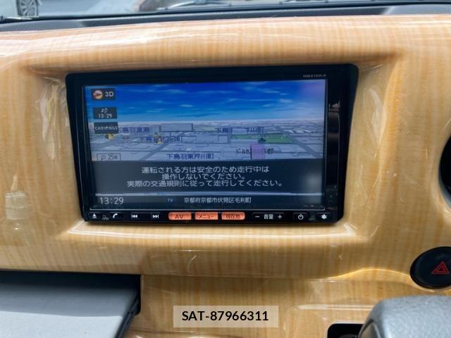 Nissan NV350 Caravan 2012-09 6613948-24