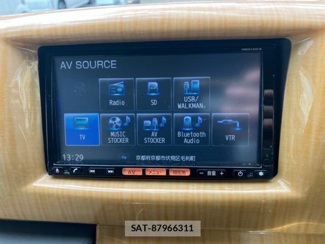 Nissan NV350 Caravan 2012-09 6613948-25