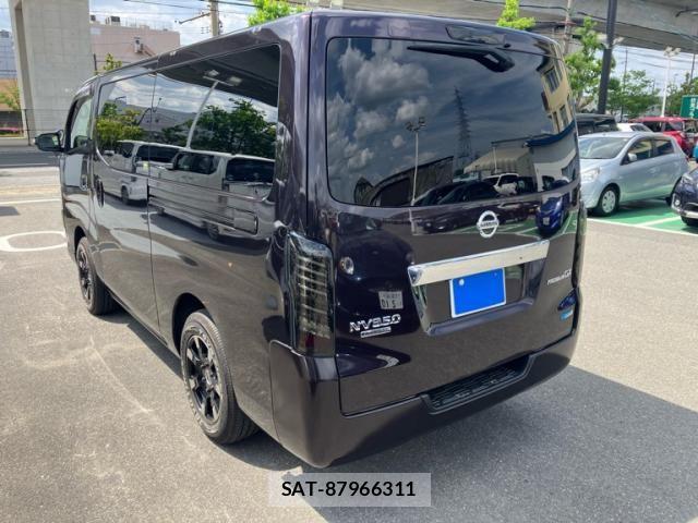Nissan NV350 Caravan 2012-09 6613948-3