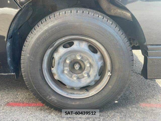 Nissan NV350 Caravan 2017-09 6673052-16