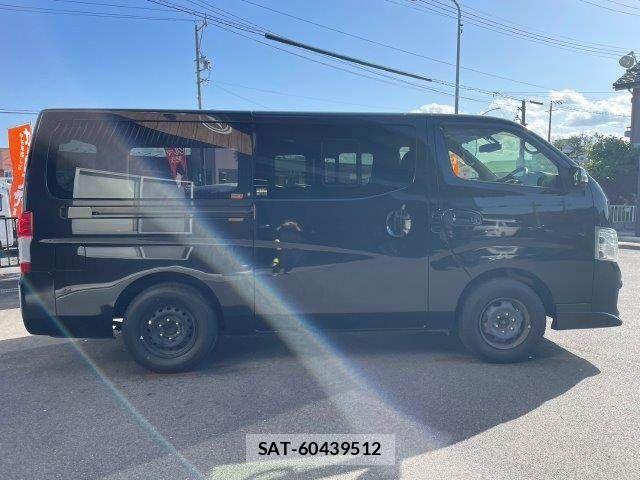 Nissan NV350 Caravan 2017-09 6673052-19