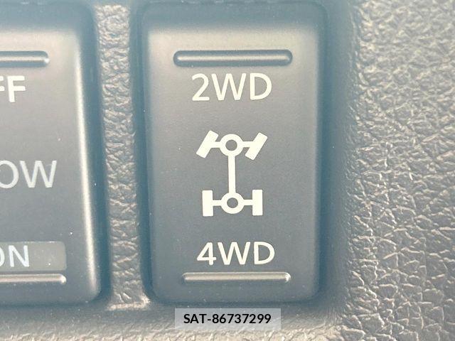 Nissan NV350 Caravan 2021-02 6677386-2