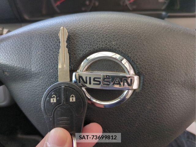 Nissan NV350 Caravan 2017-09 6910739-13