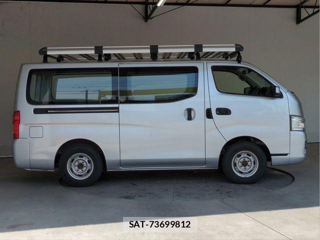 Nissan NV350 Caravan 2017-09 6910739-19