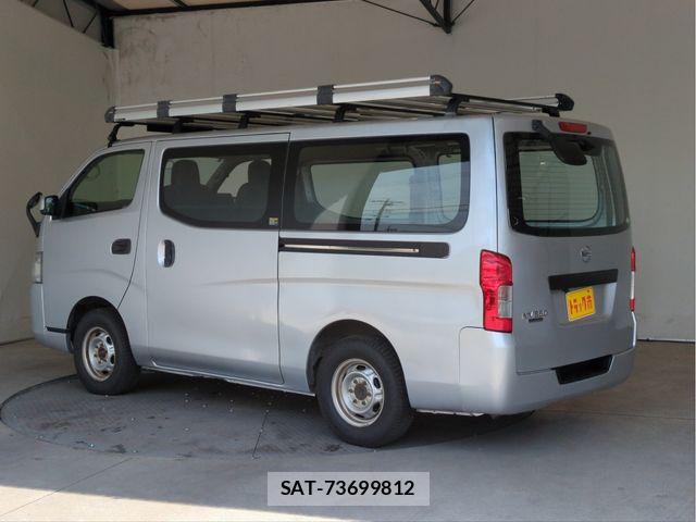 Nissan NV350 Caravan 2017-09 6910739-21