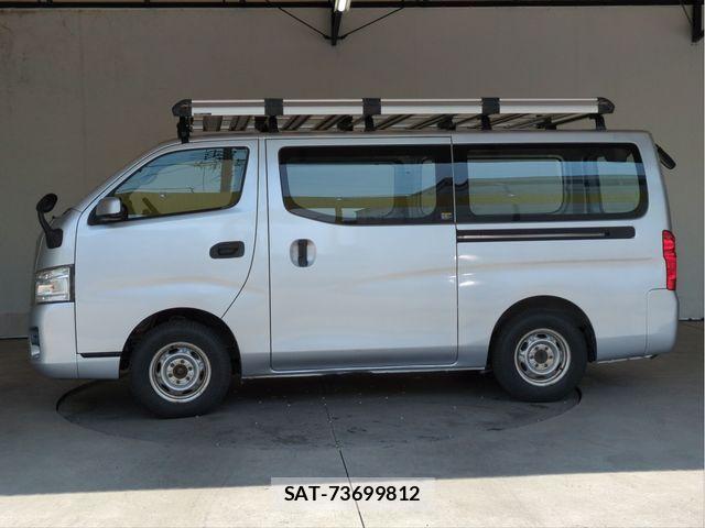 Nissan NV350 Caravan 2017-09 6910739-22
