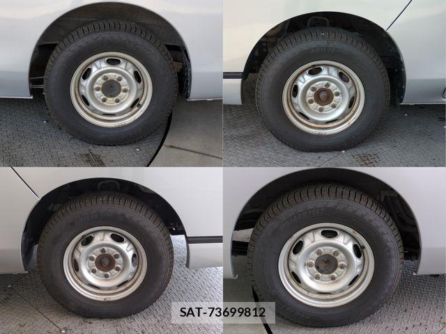 Nissan NV350 Caravan 2017-09 6910739-25