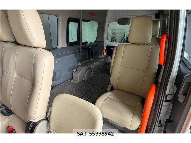 Nissan NV350 Caravan 2016-03 6910734-19