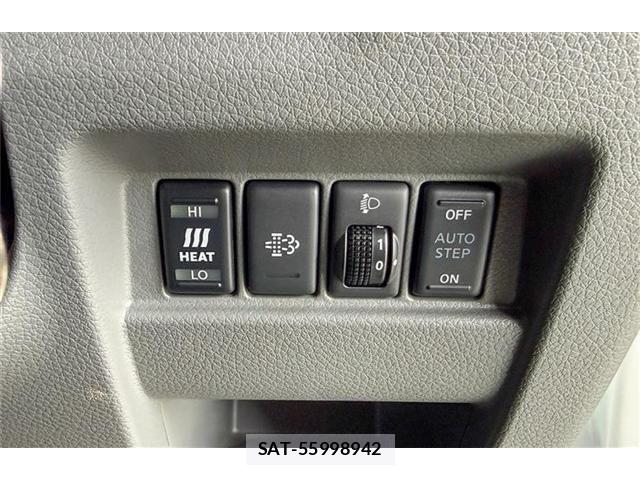 Nissan NV350 Caravan 2016-03 6910734-21