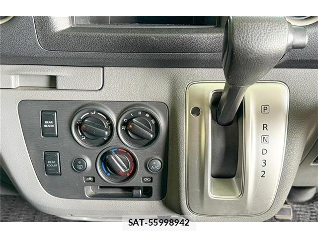 Nissan NV350 Caravan 2016-03 6910734-22