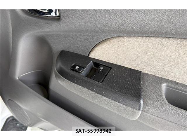 Nissan NV350 Caravan 2016-03 6910734-25