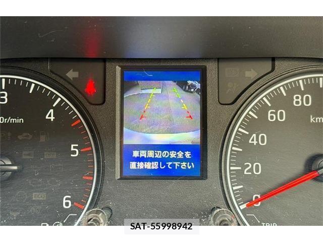 Nissan NV350 Caravan 2016-03 6910734-26