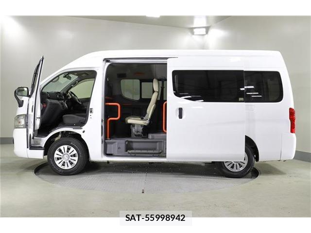 Nissan NV350 Caravan 2016-03 6910734-5