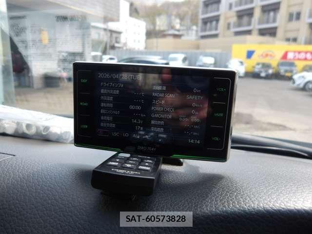 Nissan NV350 Caravan 2018-03 6910735-9
