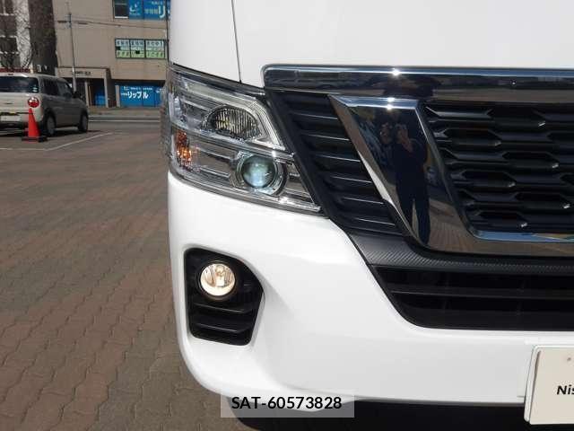 Nissan NV350 Caravan 2018-03 6910735-23