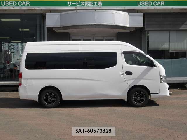 Nissan NV350 Caravan 2018-03 6910735-25