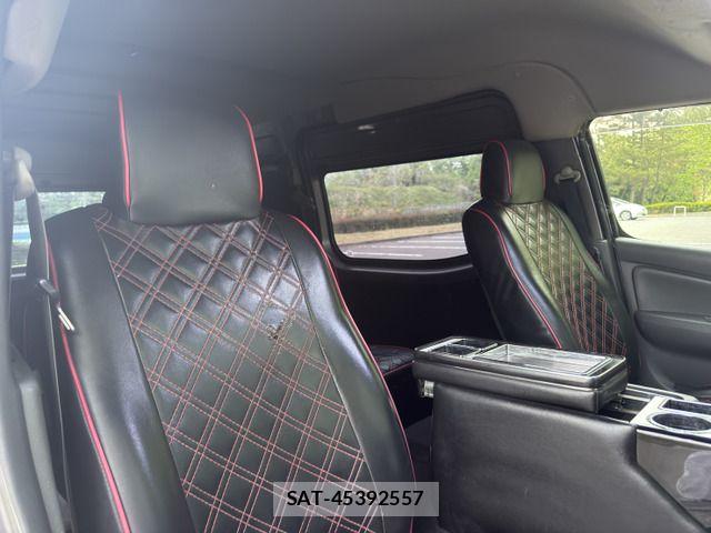 Nissan NV350 Caravan 2015-05 6910737-14