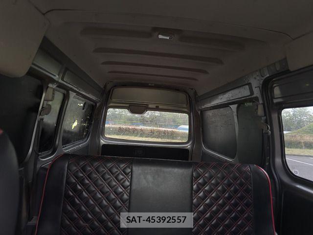 Nissan NV350 Caravan 2015-05 6910737-15