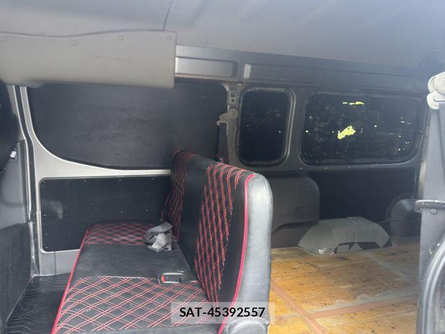 Nissan NV350 Caravan 2015-05 6910737-17