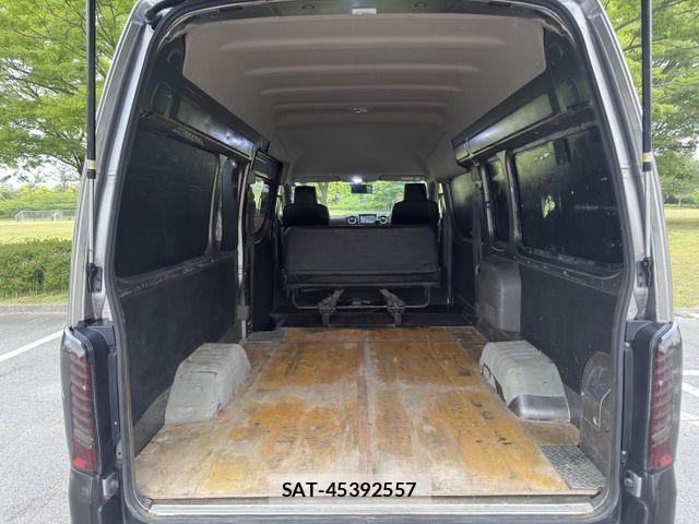 Nissan NV350 Caravan 2015-05 6910737-19