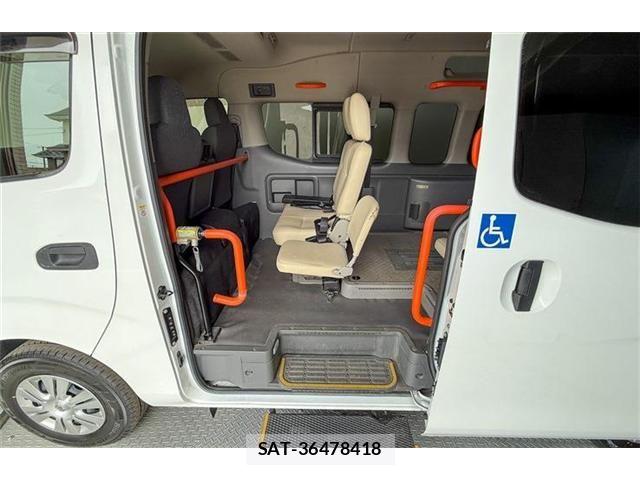 Nissan NV350 Caravan 2016-03 6910732-14