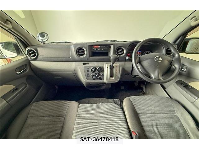 Nissan NV350 Caravan 2016-03 6910732-15