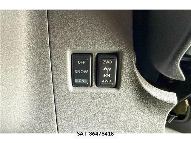 Nissan NV350 Caravan 2016-03 6910732-22