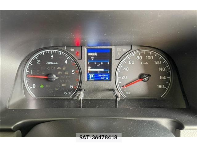 Nissan NV350 Caravan 2016-03 6910732-25