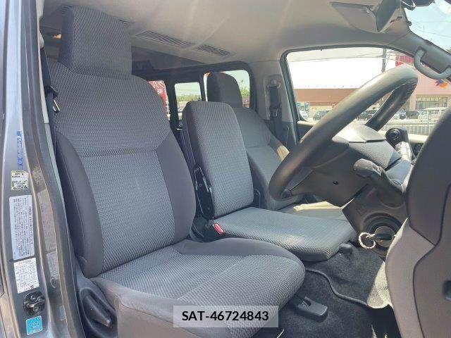 Nissan NV350 Caravan 2018-04 6996709-9