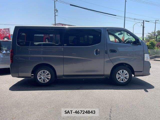 Nissan NV350 Caravan 2018-04 6996709-17