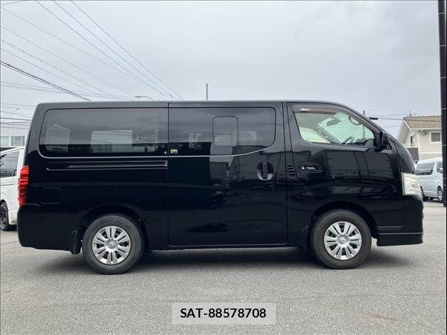 Nissan NV350 Caravan 2015-03 7060079-12