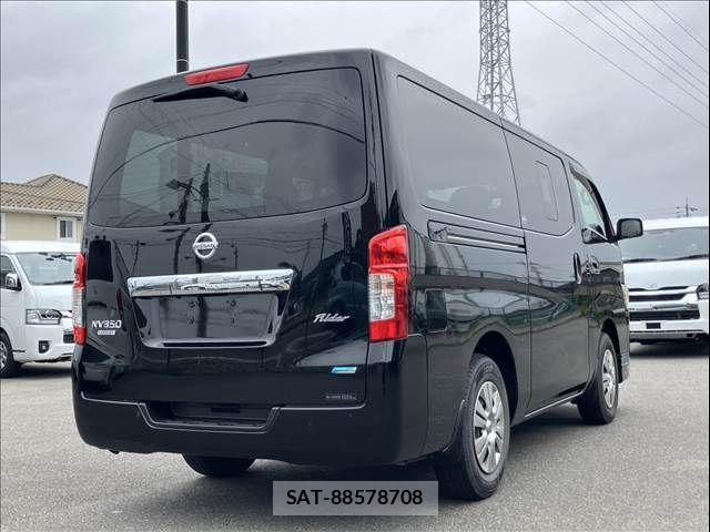Nissan NV350 Caravan 2015-03 7060079-14