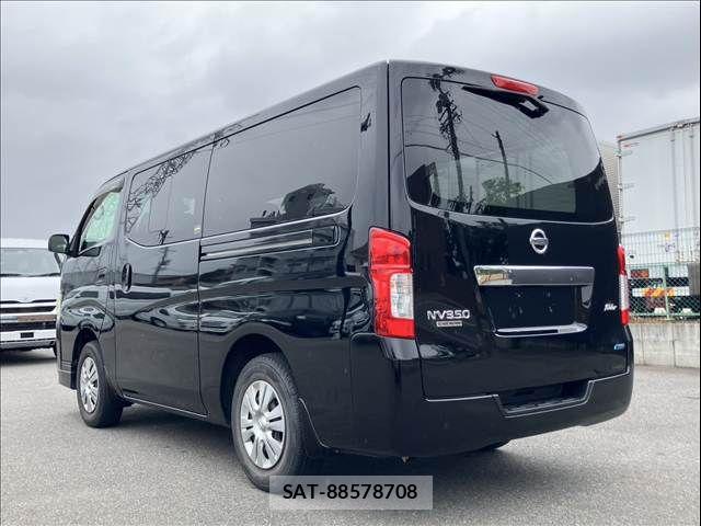Nissan NV350 Caravan 2015-03 7060079-15