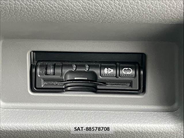 Nissan NV350 Caravan 2015-03 7060079-18