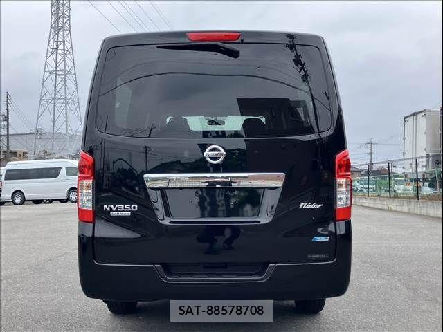 Nissan NV350 Caravan 2015-03 7060079-2