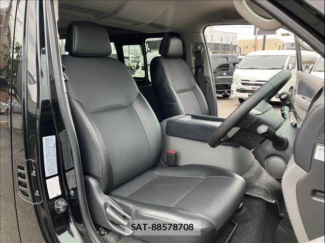 Nissan NV350 Caravan 2015-03 7060079-6