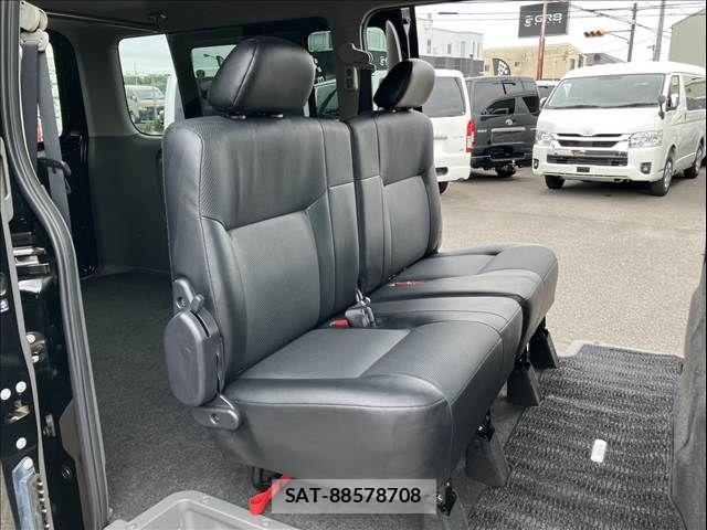 Nissan NV350 Caravan 2015-03 7060079-7