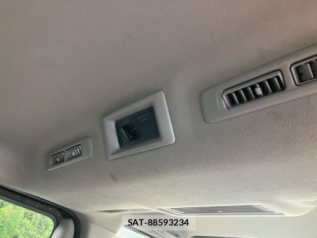 Nissan NV350 Caravan 2015-03 7060084-8