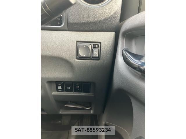Nissan NV350 Caravan 2015-03 7060084-13