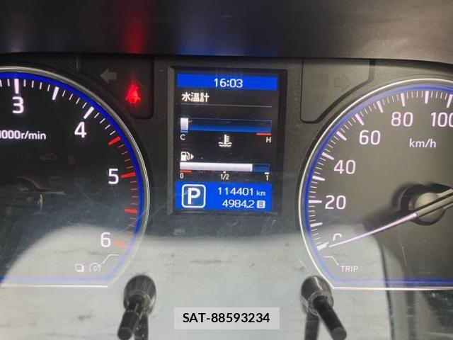 Nissan NV350 Caravan 2015-03 7060084-16