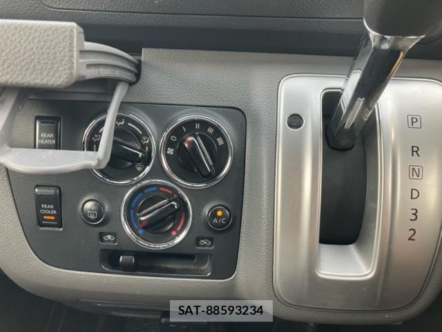 Nissan NV350 Caravan 2015-03 7060084-19