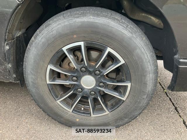 Nissan NV350 Caravan 2015-03 7060084-2