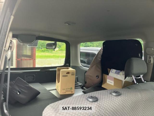 Nissan NV350 Caravan 2015-03 7060084-6