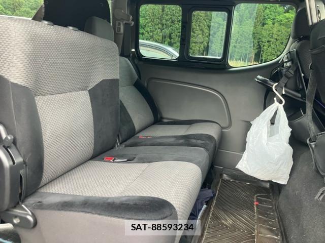 Nissan NV350 Caravan 2015-03 7060084-7