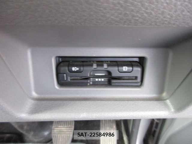 Nissan NV350 Caravan 2020-10 7060081-5