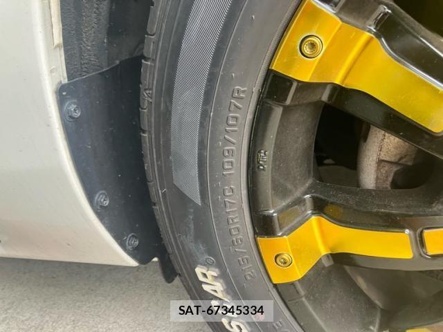 Nissan NV350 Caravan 2012-08 7223186-13